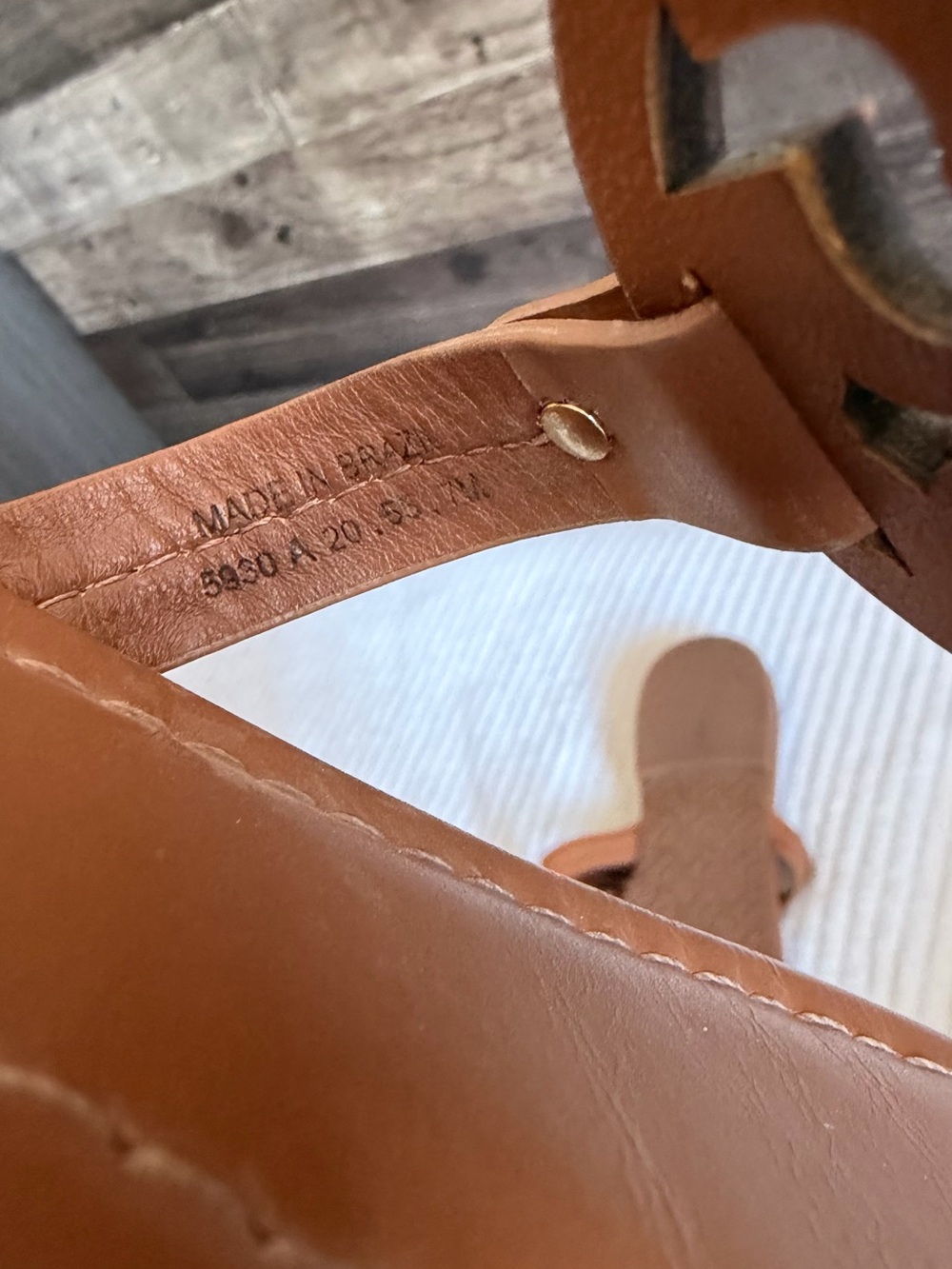 Tory Burch Leather Logo Thong Sandals in Brown - Picture 9 of 9